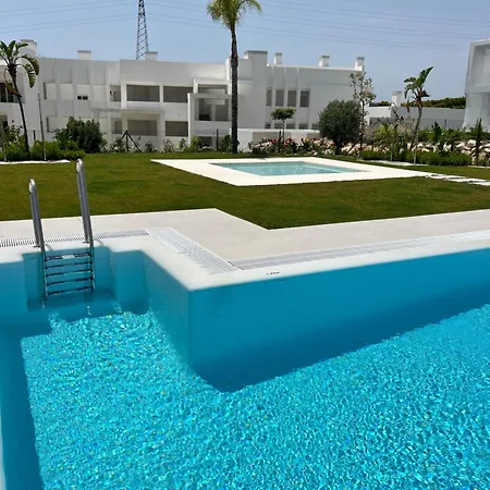Estrena En Alcazaba Lagoon * Estepona